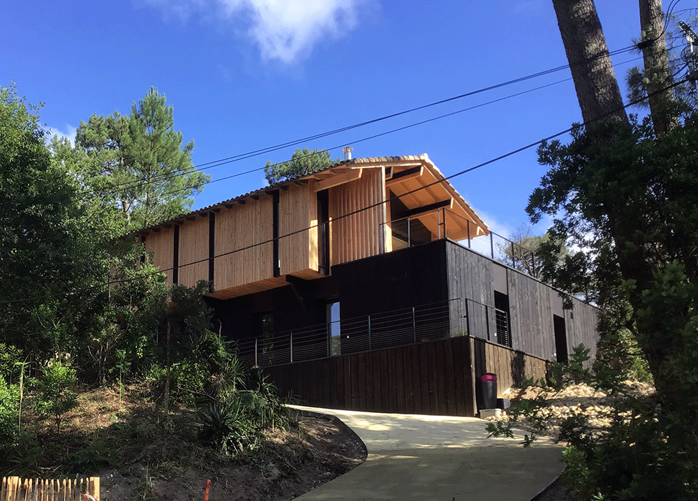 Architecture-bois-extension-maison-perchée-Landes