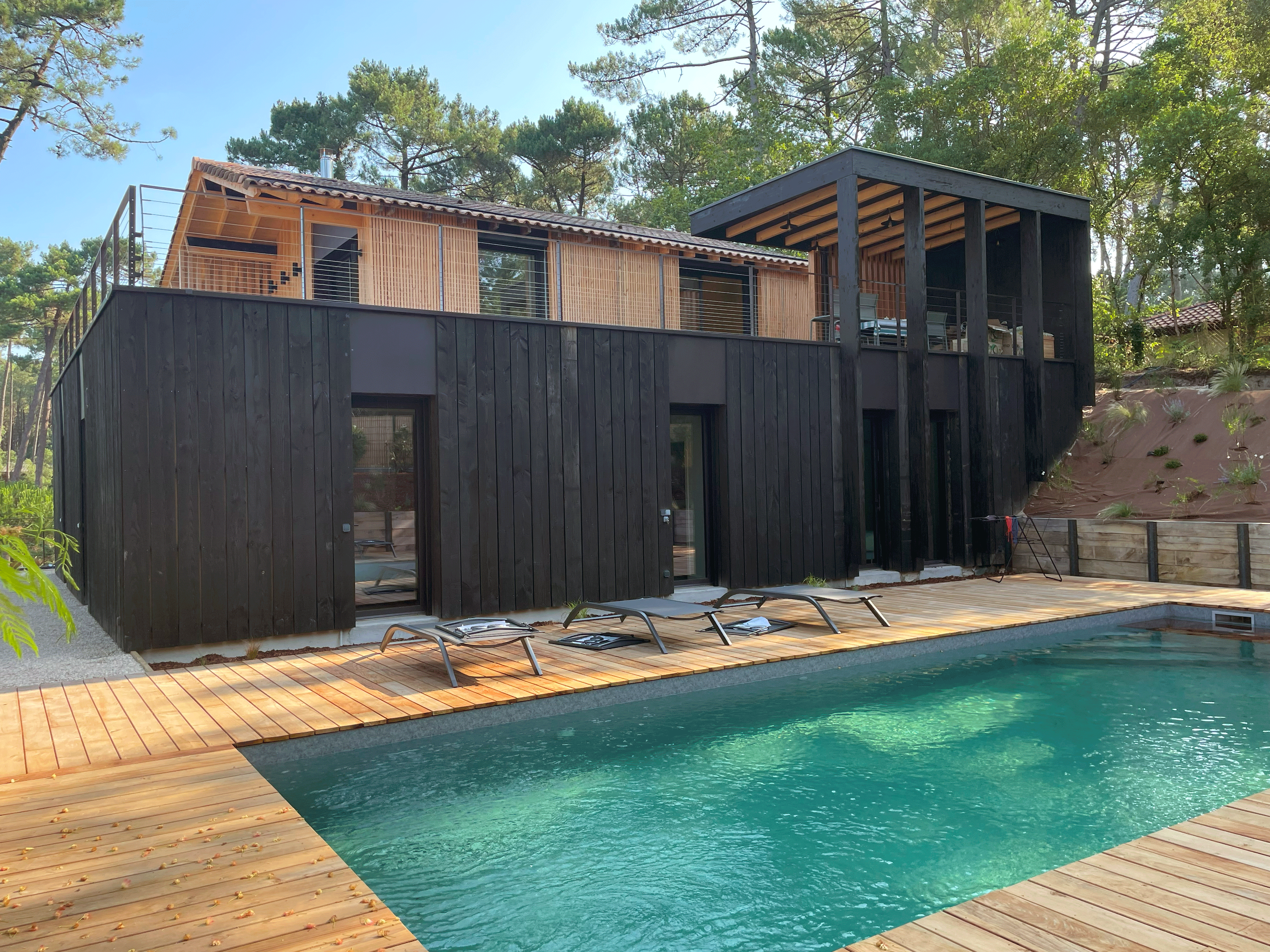Architecture-bois-extension-renovation-façades-bois-noir-Landes