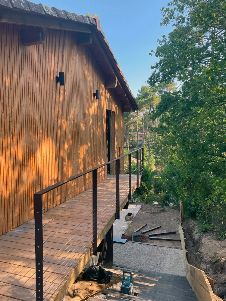 Architecture-bois-renovation-maison-cabane-perchée-Landes